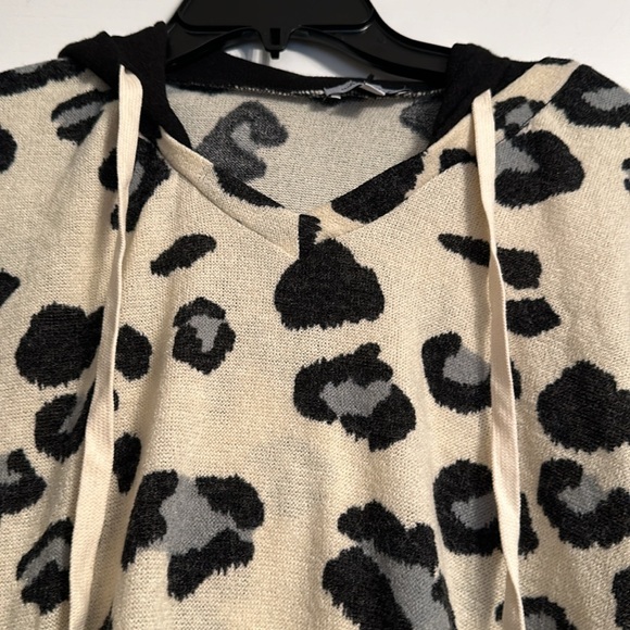 White Birch Hoodie with Thumbholes - Picture 2 of 5